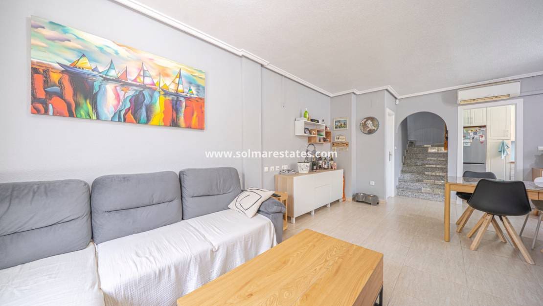 3 chambre Villa/Maison Semi-Mitoyenne à vendre à Dona Pepa avec piscine - 279 000 € (Ref: 10025996)
