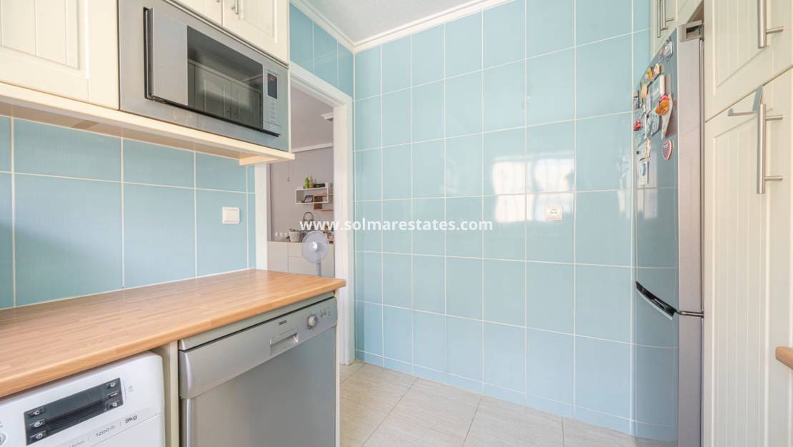 3 chambre Villa/Maison Semi-Mitoyenne à vendre à Dona Pepa avec piscine - 279 000 € (Ref: 10025996)