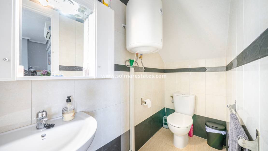 3 chambre Villa/Maison Semi-Mitoyenne à vendre à Dona Pepa avec piscine - 279 000 € (Ref: 10025996)