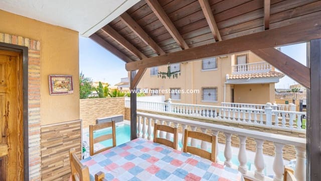 3 chambre Villa/Maison Semi-Mitoyenne à vendre à Doña Pepa, Rojales avec piscine - 279 000 € (Ref: 10025996)