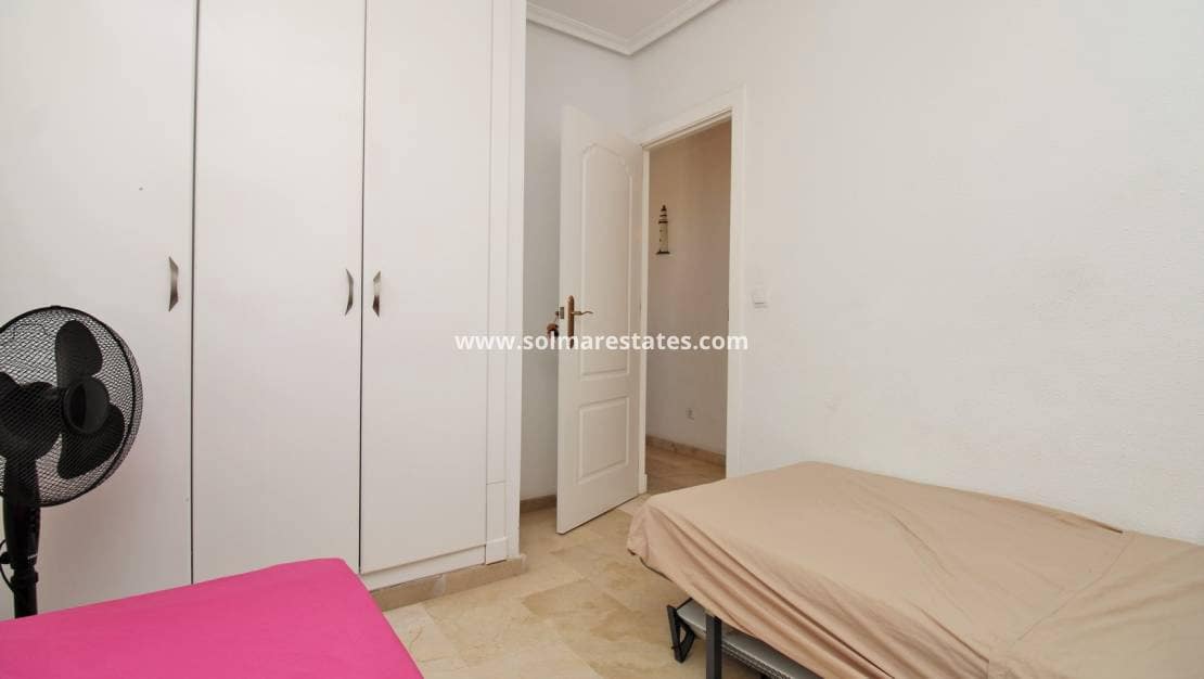 2 soveværelse Lejlighed til salg i Villamartin med swimmingpool - € 184.950 (Ref: 10026487)