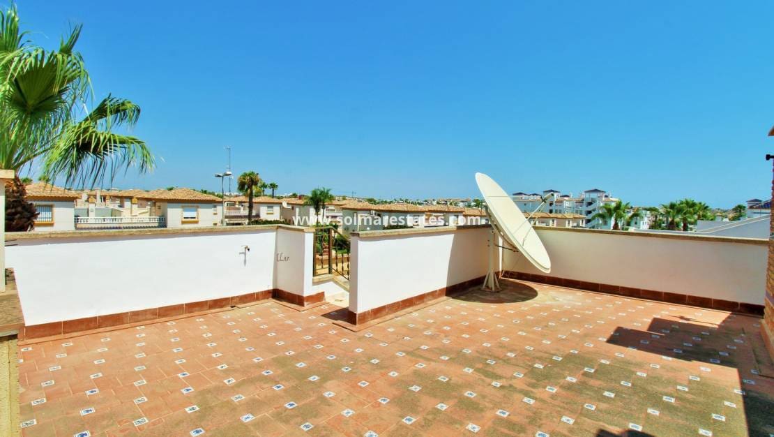2 soveværelse Lejlighed til salg i Villamartin med swimmingpool - € 184.950 (Ref: 10026487)