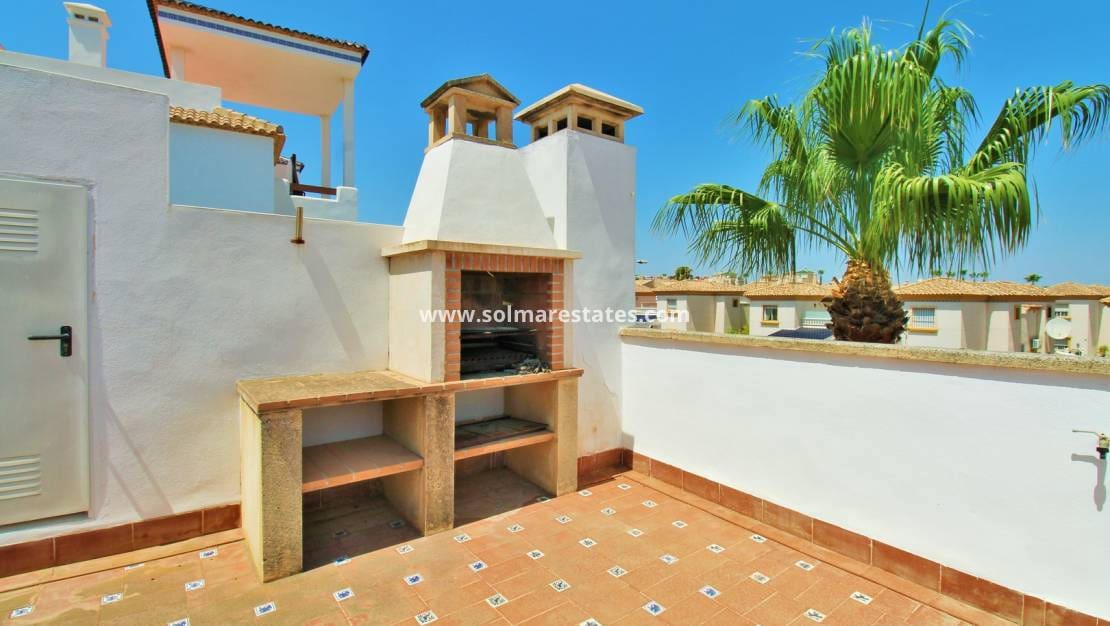 2 soveværelse Lejlighed til salg i Villamartin med swimmingpool - € 184.950 (Ref: 10026487)