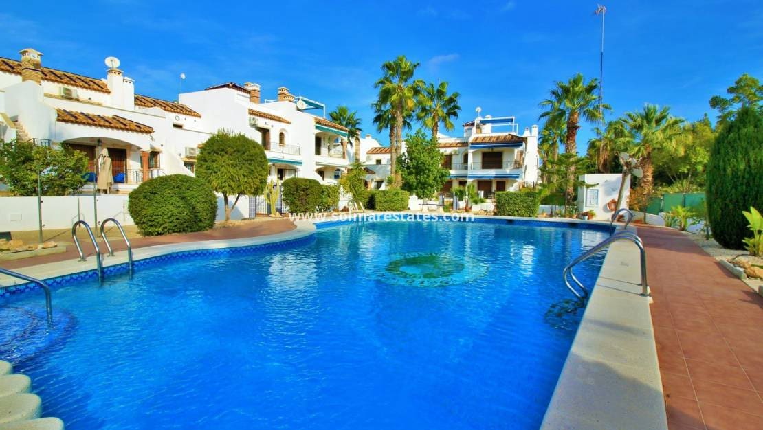 2 soveværelse Lejlighed til salg i Villamartin med swimmingpool - € 184.950 (Ref: 10026487)