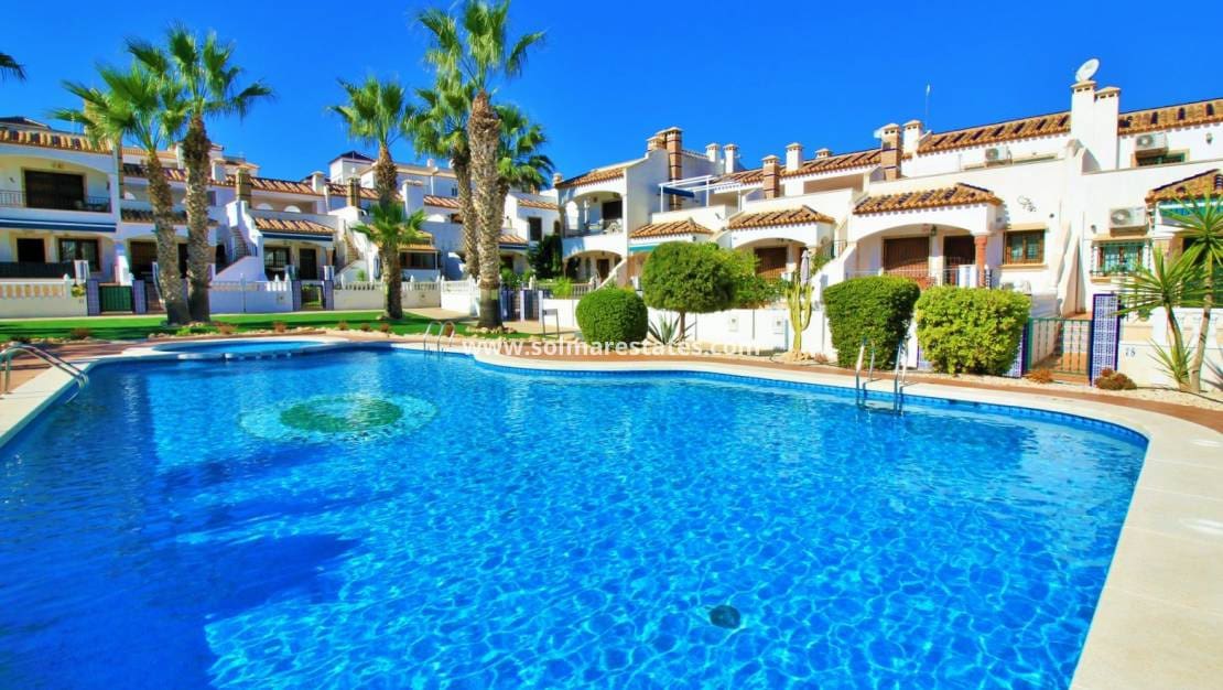 2 soveværelse Lejlighed til salg i Villamartin med swimmingpool - € 184.950 (Ref: 10026487)