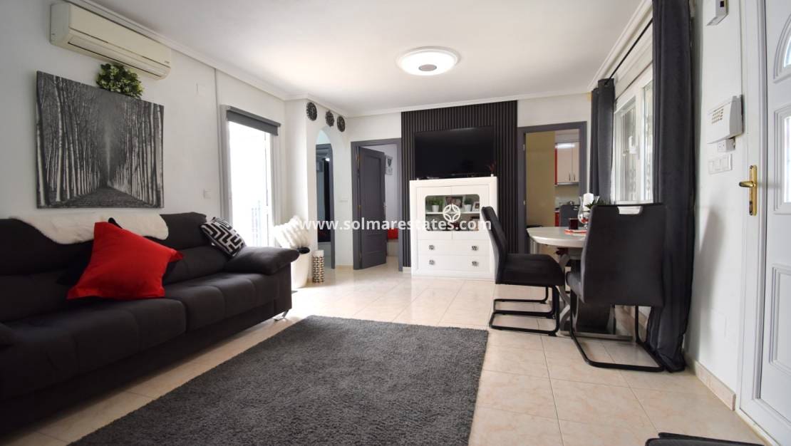 2 chambre Villa/Maison Semi-Mitoyenne à vendre à Playa Flamenca avec piscine - 275 000 € (Ref: 10026488)