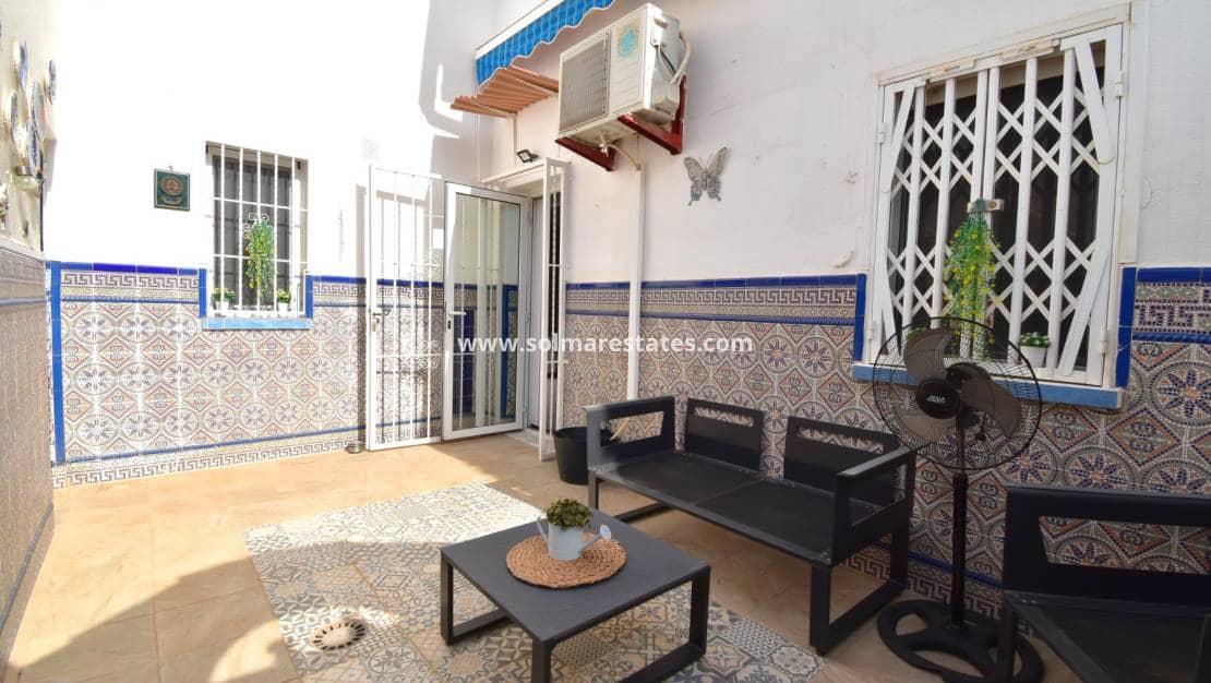 2 chambre Villa/Maison Semi-Mitoyenne à vendre à Playa Flamenca avec piscine - 275 000 € (Ref: 10026488)