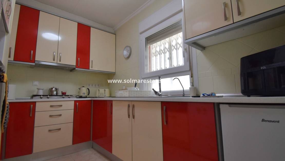 2 chambre Villa/Maison Semi-Mitoyenne à vendre à Playa Flamenca avec piscine - 275 000 € (Ref: 10026488)