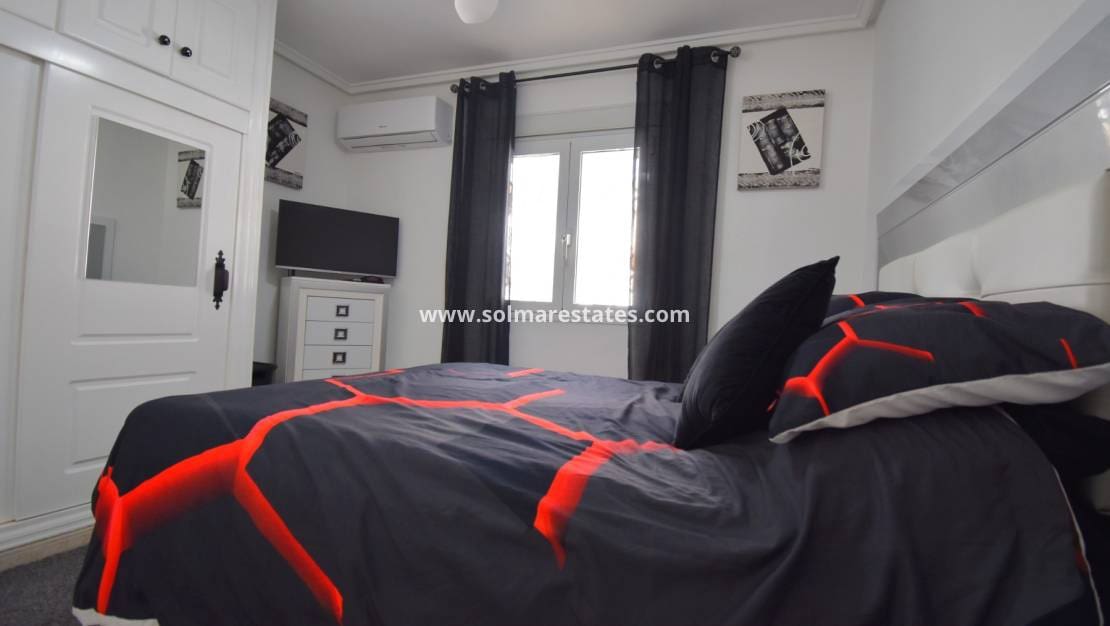 2 chambre Villa/Maison Semi-Mitoyenne à vendre à Playa Flamenca avec piscine - 275 000 € (Ref: 10026488)