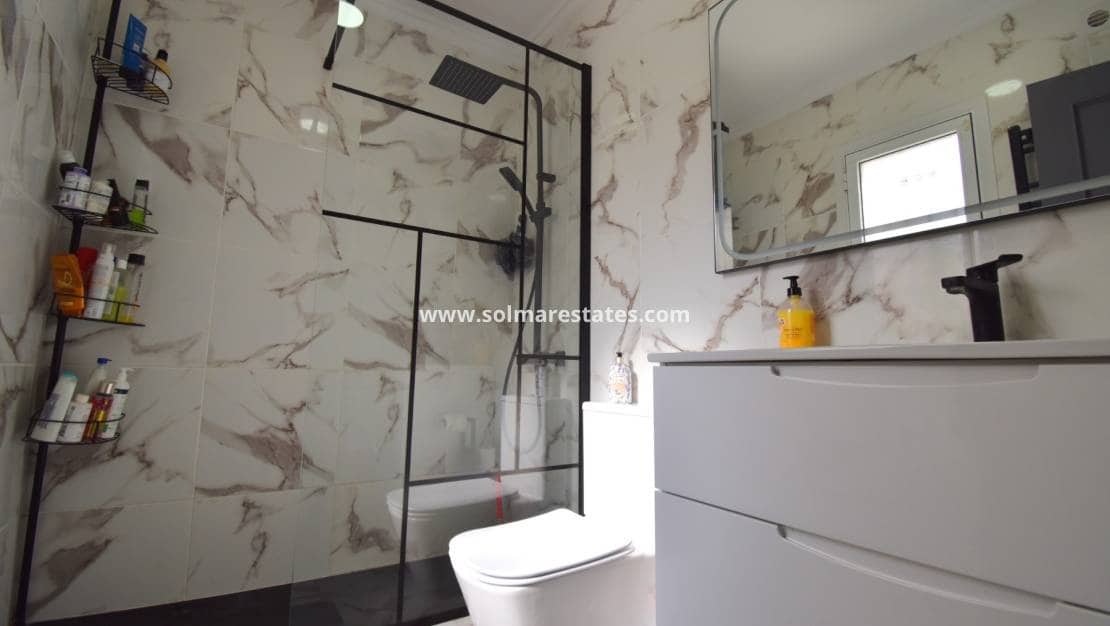 2 chambre Villa/Maison Semi-Mitoyenne à vendre à Playa Flamenca avec piscine - 275 000 € (Ref: 10026488)