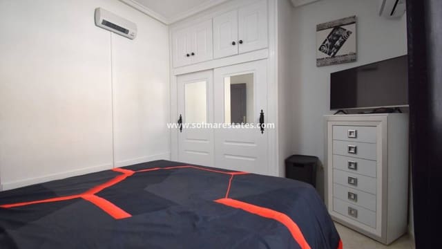 2 chambre Villa/Maison Semi-Mitoyenne à vendre à Playa Flamenca, Orihuela avec piscine - 275 000 € (Ref: 10026488)