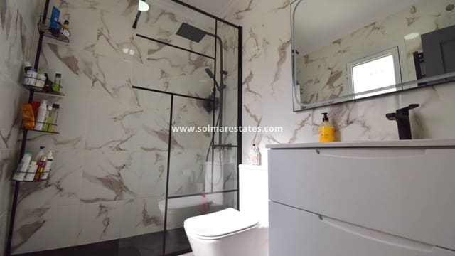 2 chambre Villa/Maison Semi-Mitoyenne à vendre à Playa Flamenca, Orihuela avec piscine - 275 000 € (Ref: 10026488)