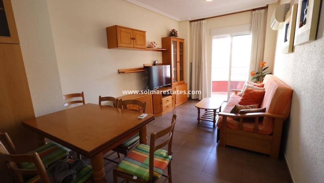 1 sovrum Lägenhet till salu i Torrevieja - 119 000 € (Ref: 10030880)