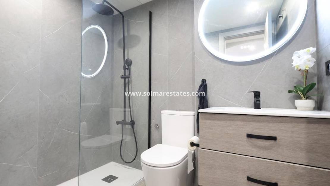 2 bedroom Apartment for sale in Cabo Roig with pool - € 249,900 (Ref: 10030881)