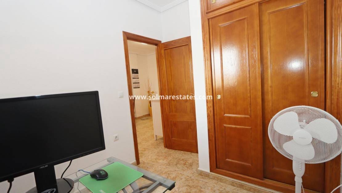 2 bedroom Apartment for sale in Orihuela Costa with pool - € 149,000 (Ref: 10030882)