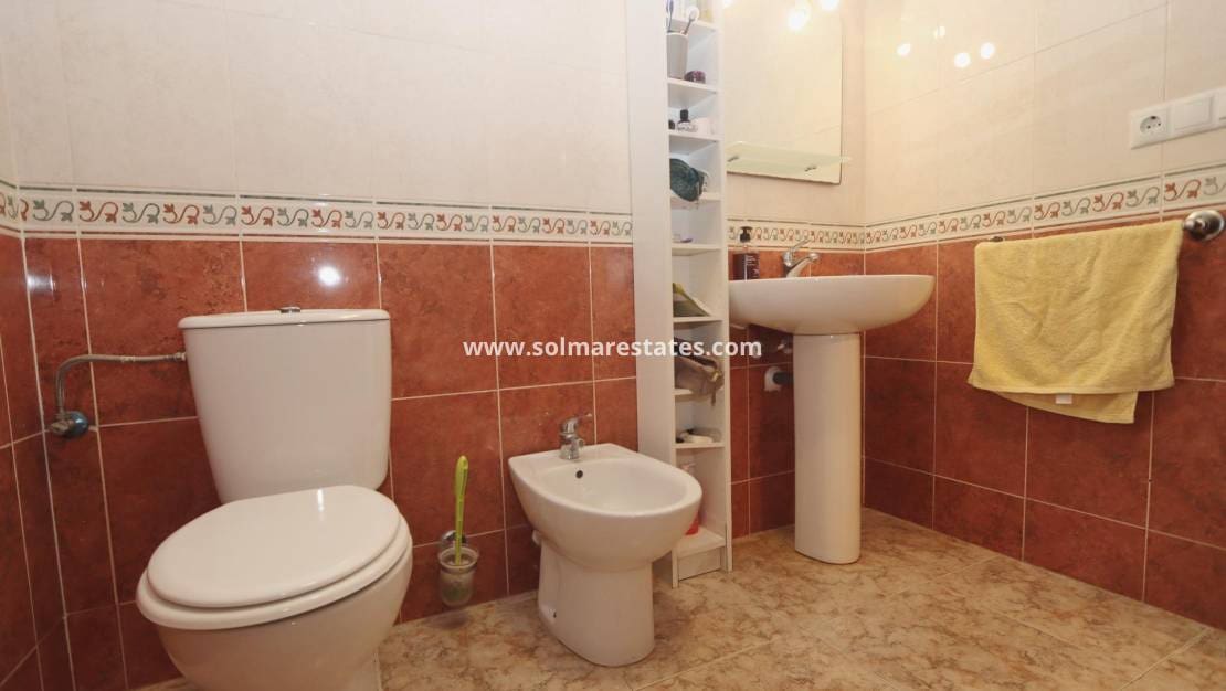 2 bedroom Apartment for sale in Orihuela Costa with pool - € 149,000 (Ref: 10030882)
