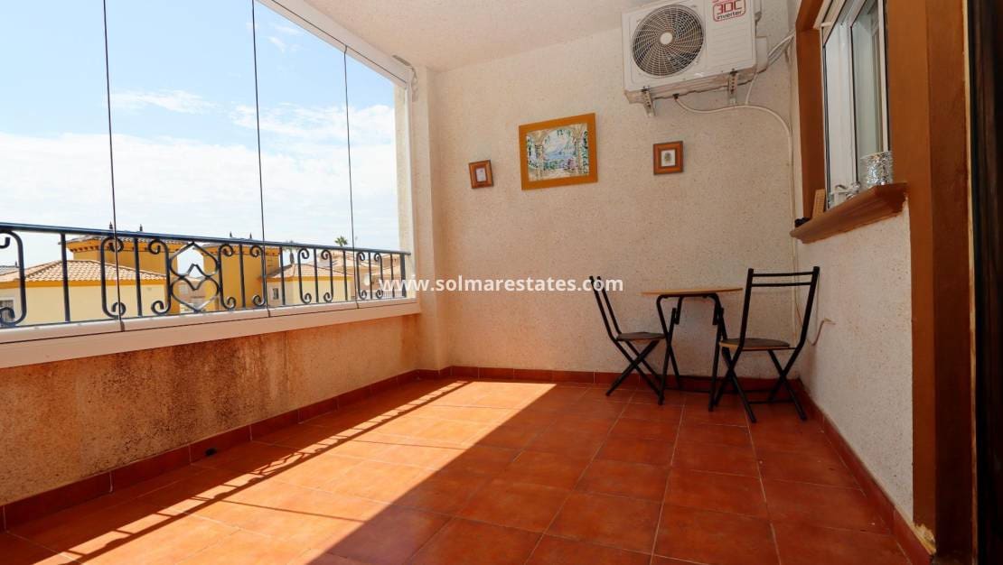 2 bedroom Apartment for sale in Orihuela Costa with pool - € 149,000 (Ref: 10030882)