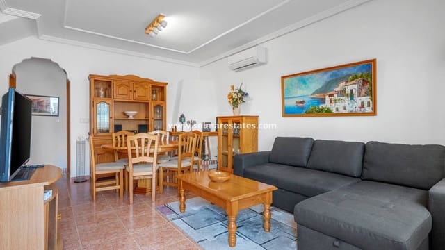Chalet de 3 habitaciones en Villamartin, Orihuela en venta con piscina - 229.000 € (Ref: 10031255)
