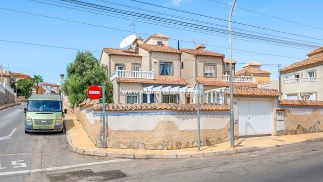 Chalet de 3 habitaciones en Villamartin, Orihuela en venta con piscina - 229.000 € (Ref: 10031255)