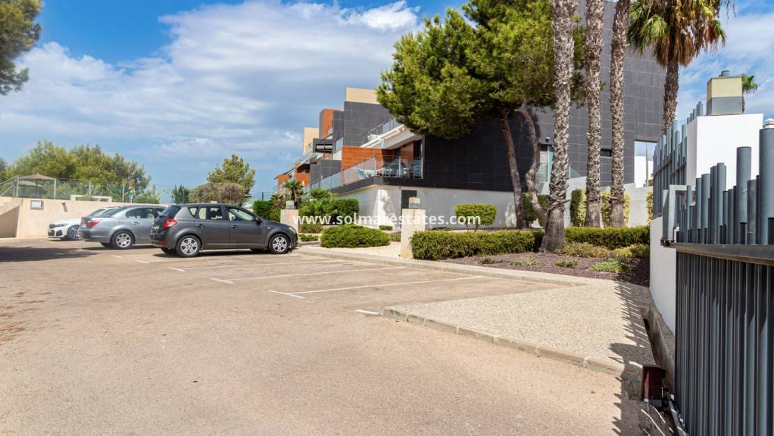 2 soveværelse Lejlighed til salg i Villamartin med swimmingpool - € 269.000 (Ref: 10031256)