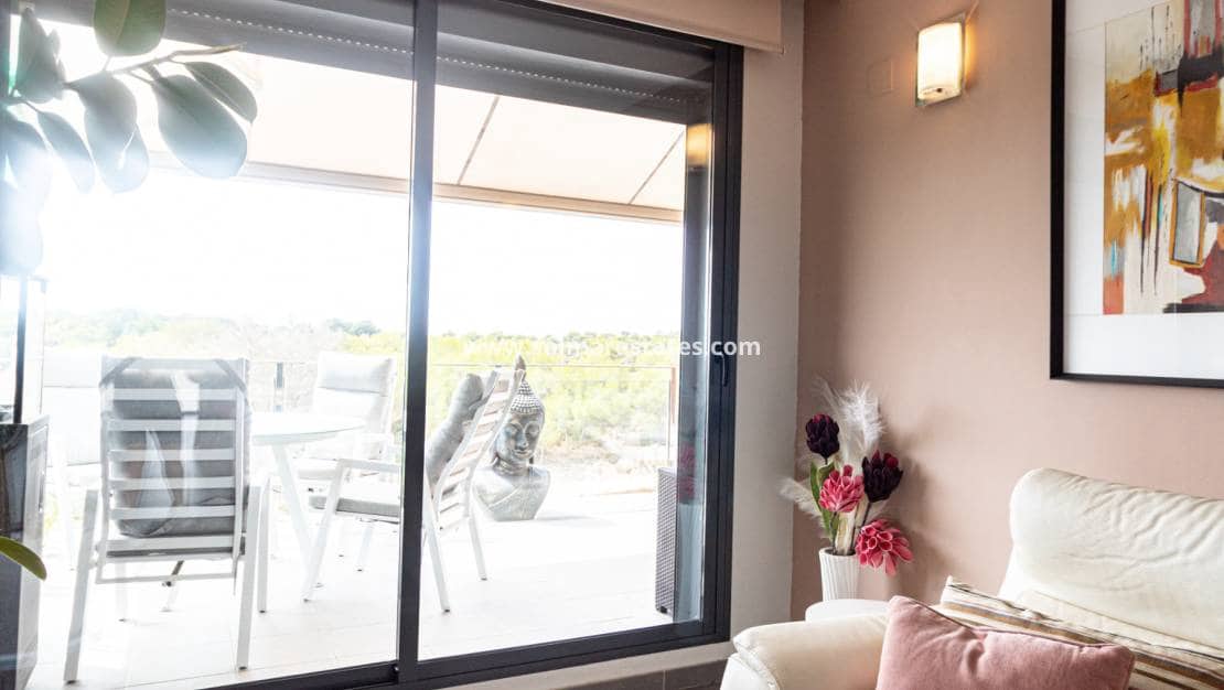 2 soveværelse Lejlighed til salg i Villamartin med swimmingpool - € 269.000 (Ref: 10031256)