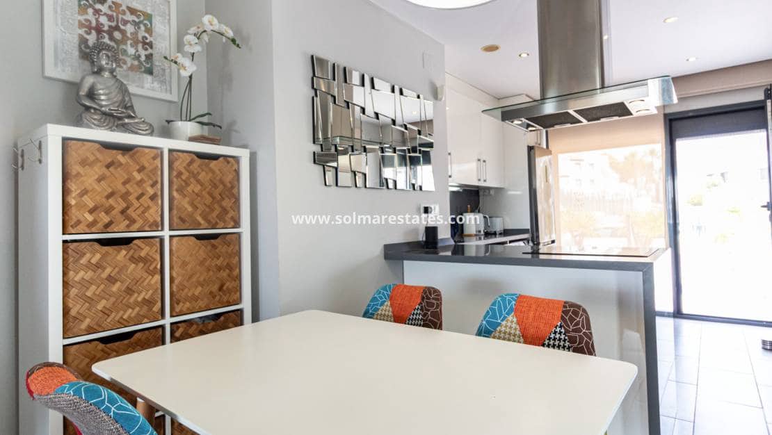 2 soveværelse Lejlighed til salg i Villamartin med swimmingpool - € 269.000 (Ref: 10031256)
