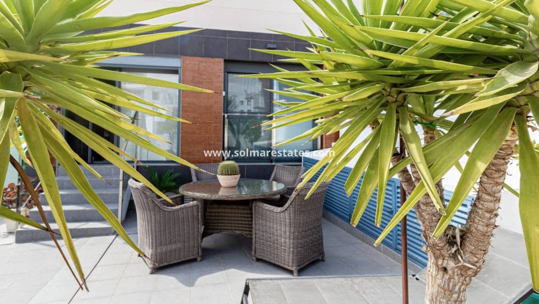 2 soveværelse Lejlighed til salg i Villamartin med swimmingpool - € 269.000 (Ref: 10031256)