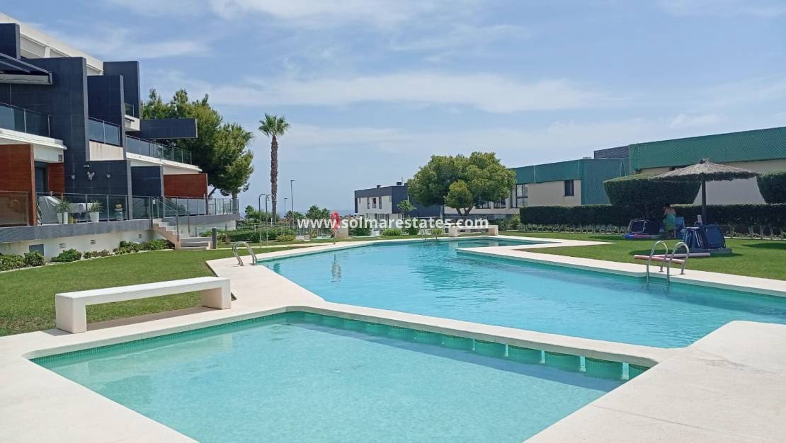 2 soveværelse Lejlighed til salg i Villamartin med swimmingpool - € 269.000 (Ref: 10031256)