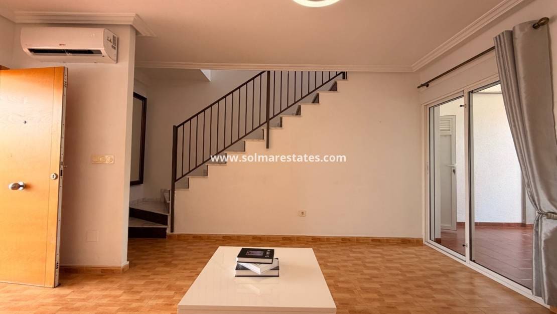 3 makuuhuone Omakotitalo myytävänä paikassa Dona Pepa mukana uima-altaan - 239 995 € (Ref: 10031257)