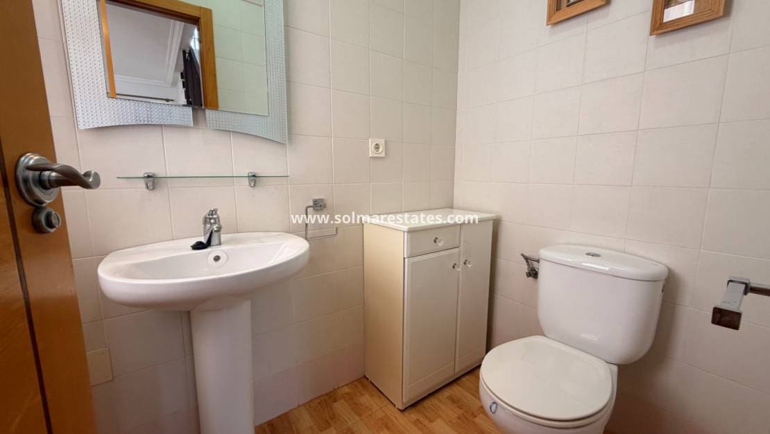 3 makuuhuone Omakotitalo myytävänä paikassa Dona Pepa mukana uima-altaan - 239 995 € (Ref: 10031257)