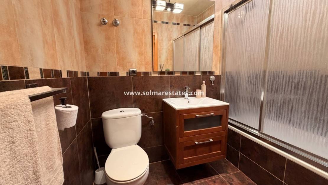 3 makuuhuone Omakotitalo myytävänä paikassa Dona Pepa mukana uima-altaan - 239 995 € (Ref: 10031257)