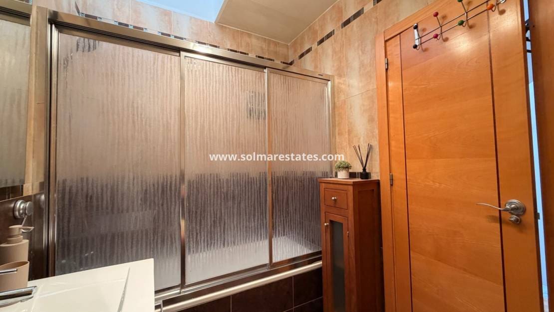 3 makuuhuone Omakotitalo myytävänä paikassa Dona Pepa mukana uima-altaan - 239 995 € (Ref: 10031257)