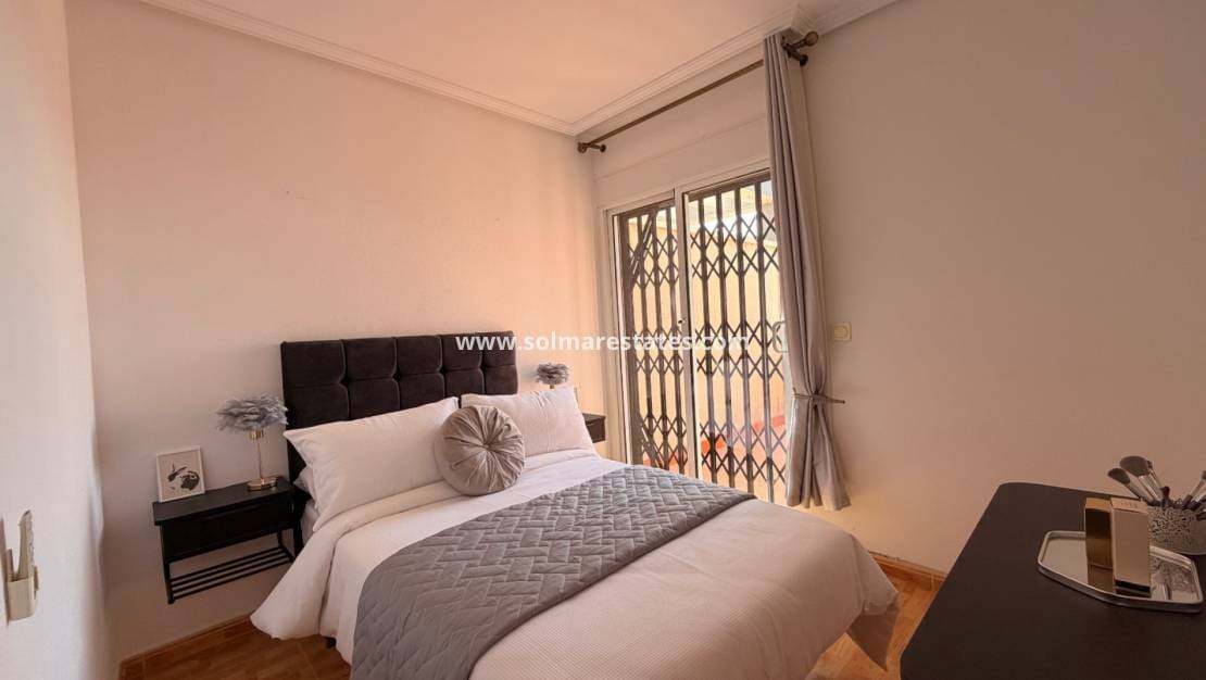 3 makuuhuone Omakotitalo myytävänä paikassa Dona Pepa mukana uima-altaan - 239 995 € (Ref: 10031257)