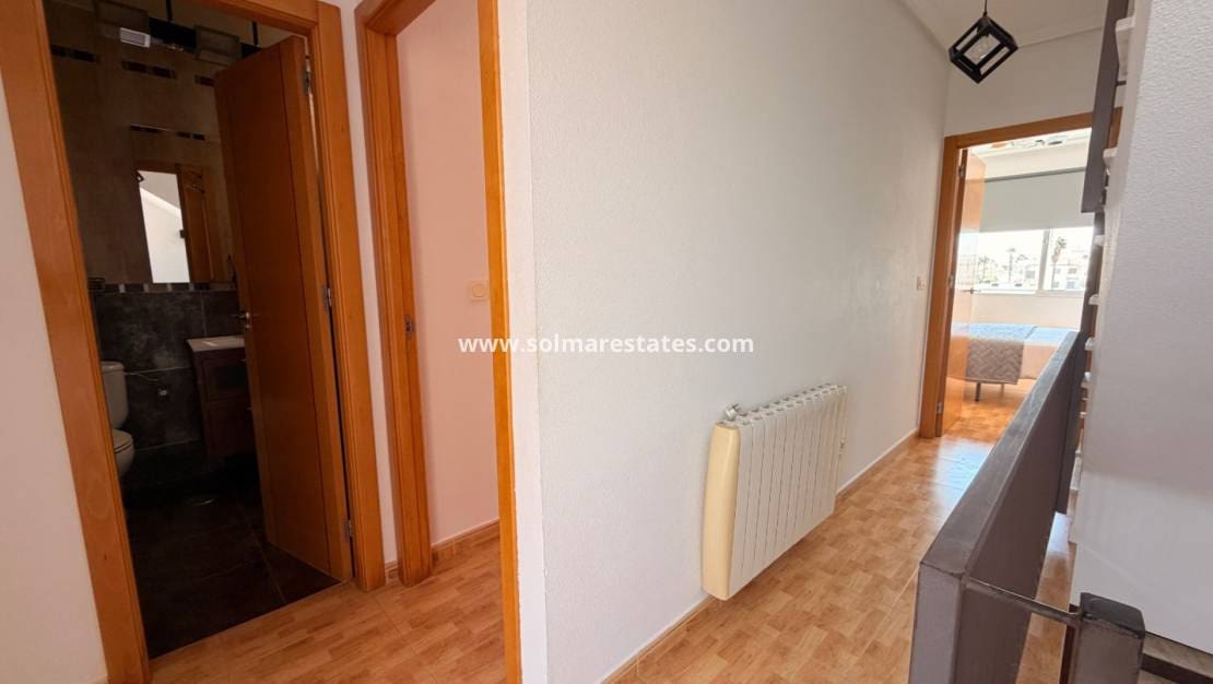 3 makuuhuone Omakotitalo myytävänä paikassa Dona Pepa mukana uima-altaan - 239 995 € (Ref: 10031257)
