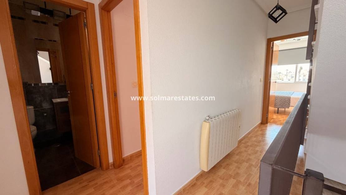 3 makuuhuone Omakotitalo myytävänä paikassa Dona Pepa mukana uima-altaan - 239 995 € (Ref: 10031257)