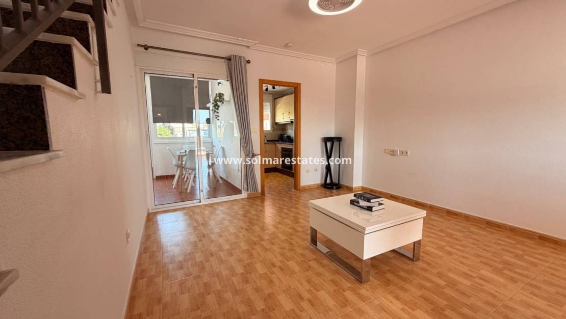 3 makuuhuone Omakotitalo myytävänä paikassa Dona Pepa mukana uima-altaan - 239 995 € (Ref: 10031257)