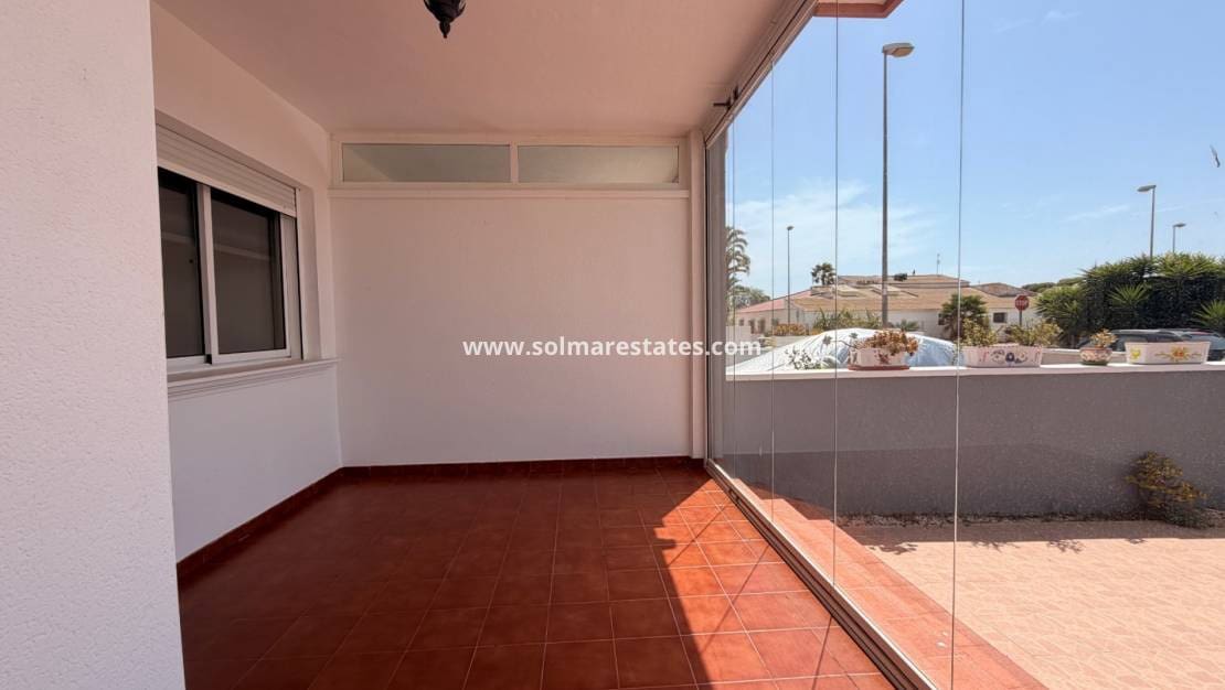 3 makuuhuone Omakotitalo myytävänä paikassa Dona Pepa mukana uima-altaan - 239 995 € (Ref: 10031257)