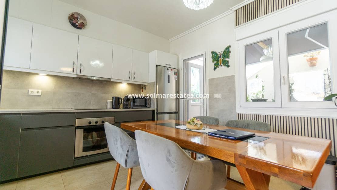 3 bedroom Bungalow for sale in Benimar with pool - € 249,000 (Ref: 10032394)