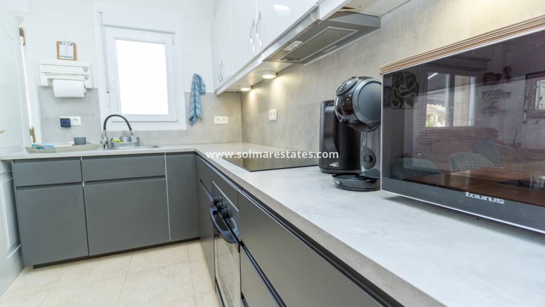 3 bedroom Bungalow for sale in Benimar with pool - € 249,000 (Ref: 10032394)