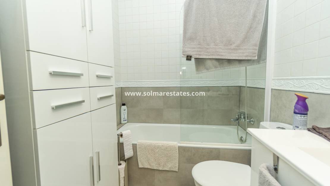 3 bedroom Bungalow for sale in Benimar with pool - € 249,000 (Ref: 10032394)