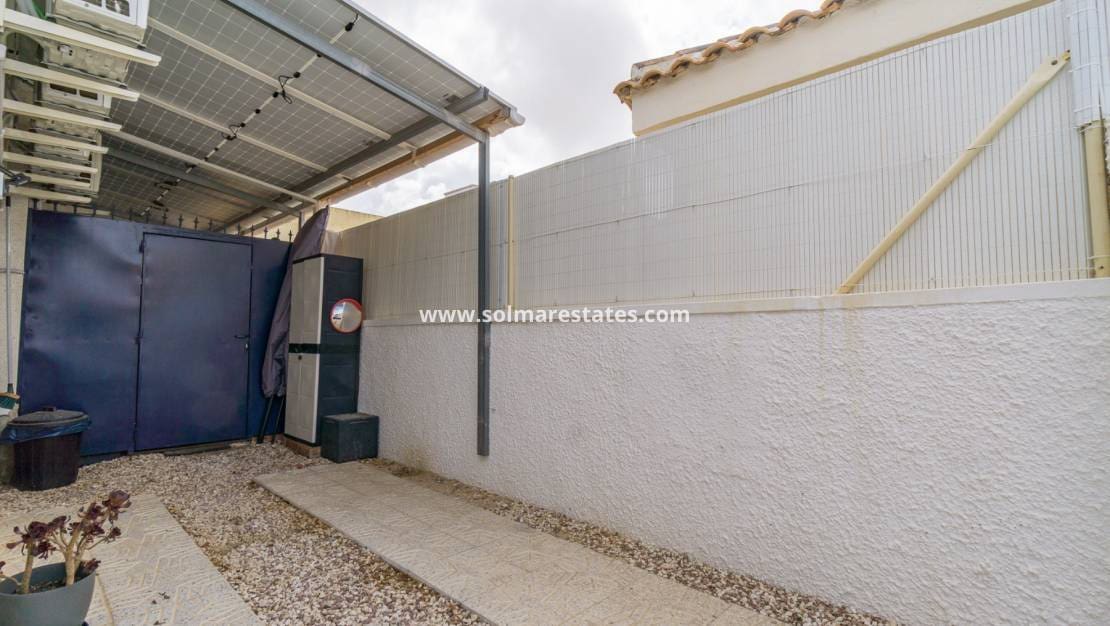 3 bedroom Bungalow for sale in Benimar with pool - € 249,000 (Ref: 10032394)