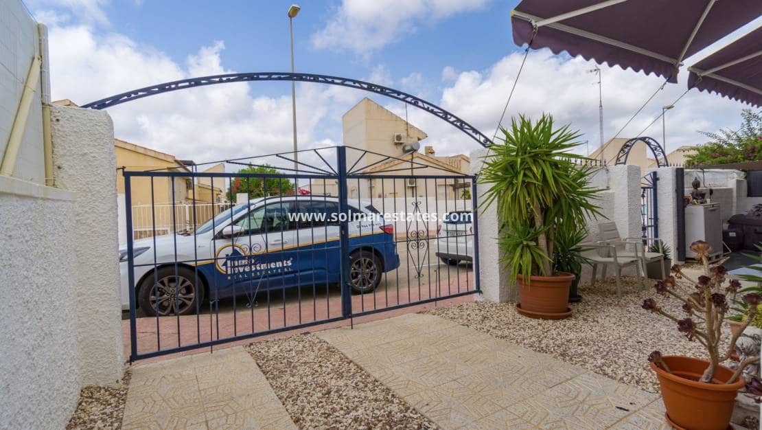 3 bedroom Bungalow for sale in Benimar with pool - € 249,000 (Ref: 10032394)