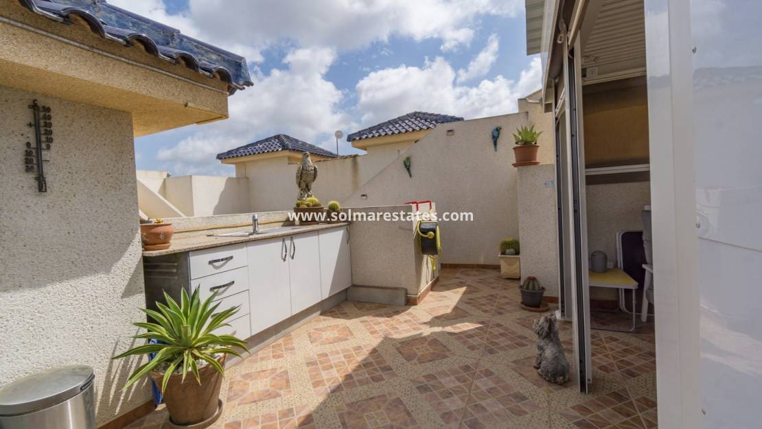 3 bedroom Bungalow for sale in Benimar with pool - € 249,000 (Ref: 10032394)