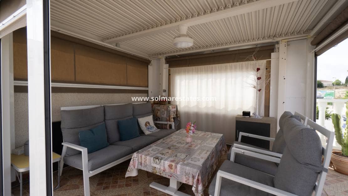3 bedroom Bungalow for sale in Benimar with pool - € 249,000 (Ref: 10032394)