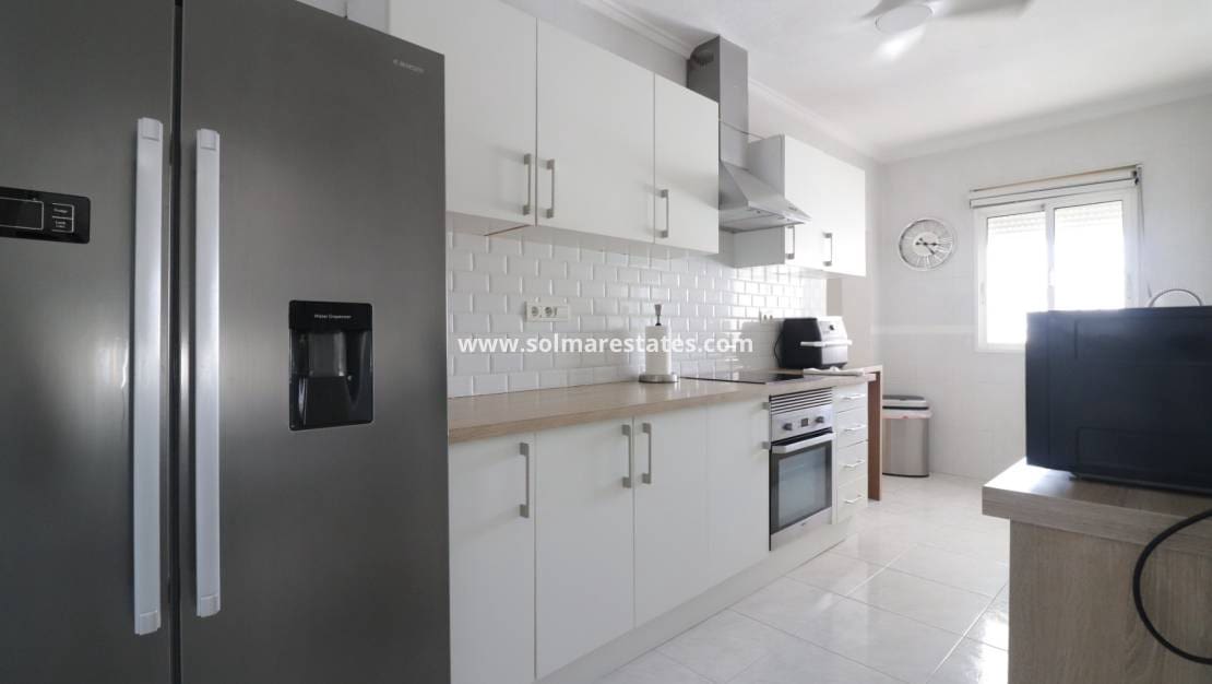Chalet de 4 habitaciones en Benimar en venta con piscina - 390.000 € (Ref: 10036252)