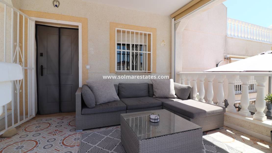 Chalet de 4 habitaciones en Benimar en venta con piscina - 390.000 € (Ref: 10036252)