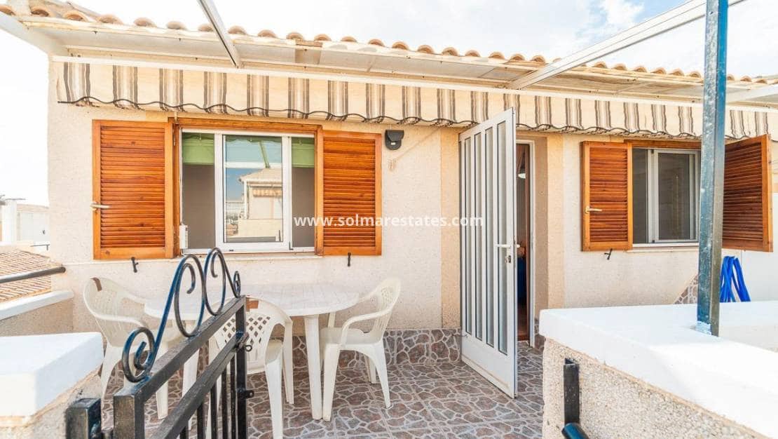 5 bedroom Townhouse for sale in Playa Flamenca with pool - € 240,000 (Ref: 10036253)