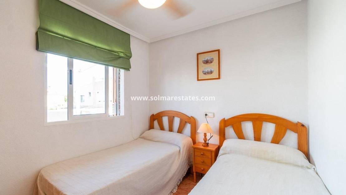 5 bedroom Townhouse for sale in Playa Flamenca with pool - € 240,000 (Ref: 10036253)