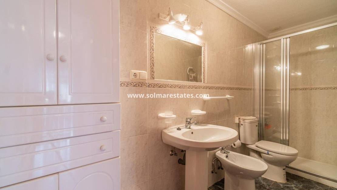 5 bedroom Townhouse for sale in Playa Flamenca with pool - € 240,000 (Ref: 10036253)