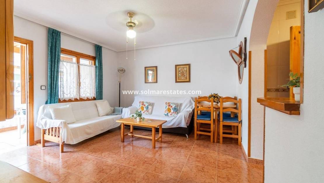 5 bedroom Townhouse for sale in Playa Flamenca with pool - € 240,000 (Ref: 10036253)